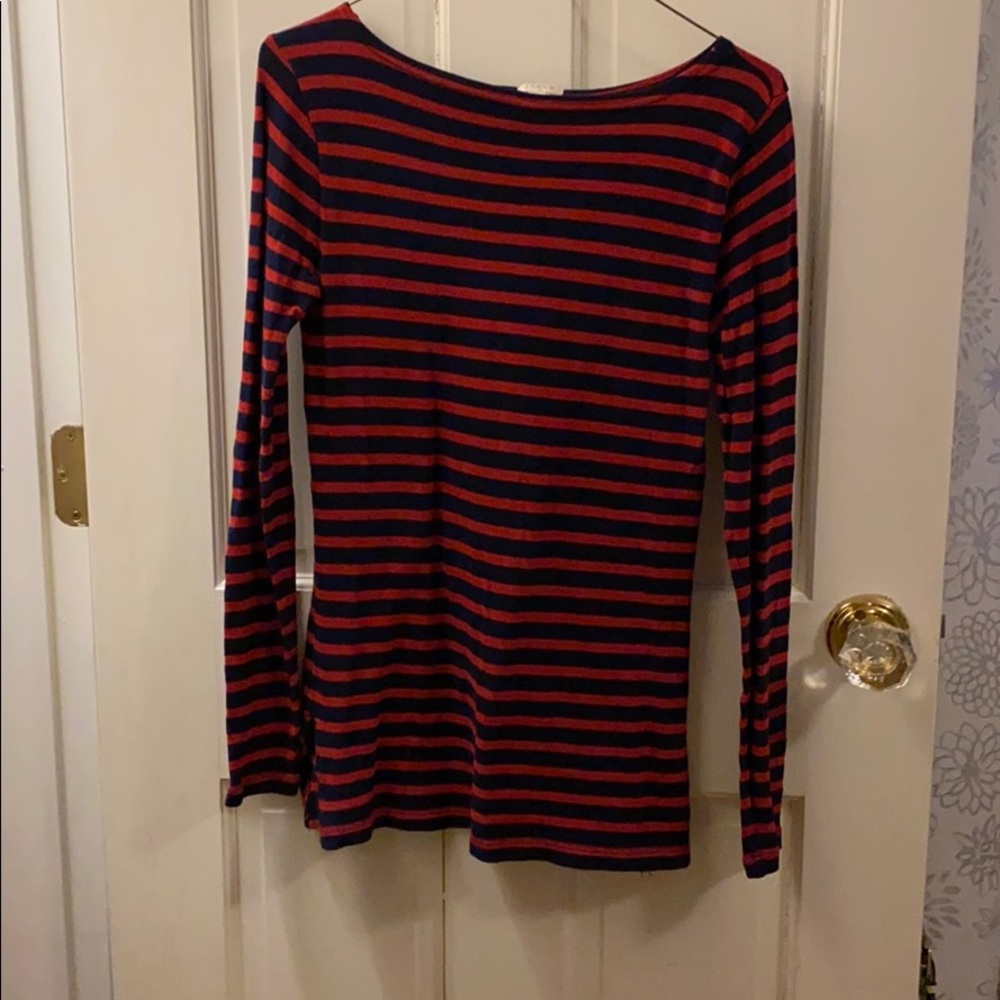 Crew neck long sleeve shirt